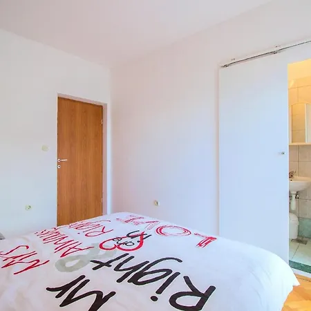 Ferienwohnung Fur 8 Personen Ca 90 Qm In Duce-rogac, Dalmatien Mitteldalmatien * Duce