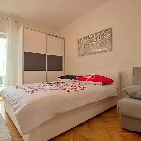 Ferienwohnung Fur 8 Personen Ca 90 Qm In Duce-rogac, Dalmatien Mitteldalmatien