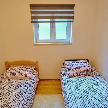 Ferienwohnung Fur 8 Personen Ca 90 Qm In Duce-rogac, Dalmatien Mitteldalmatien Apartment Duce
