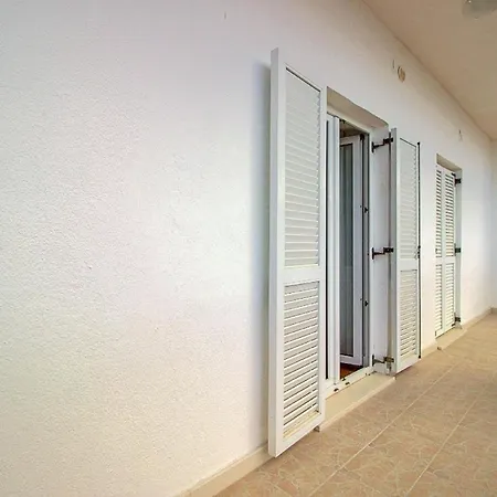 Apartment Ferienwohnung Fur 8 Personen Ca 90 Qm In Duce-rogac, Dalmatien Mitteldalmatien *
