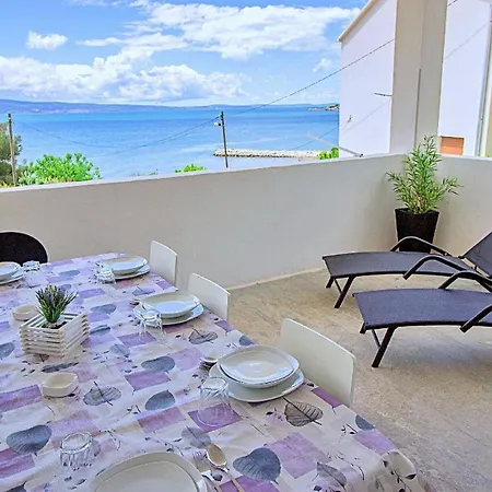 Apartment Ferienwohnung Fur 8 Personen Ca 90 Qm In Duce-rogac, Dalmatien Mitteldalmatien *